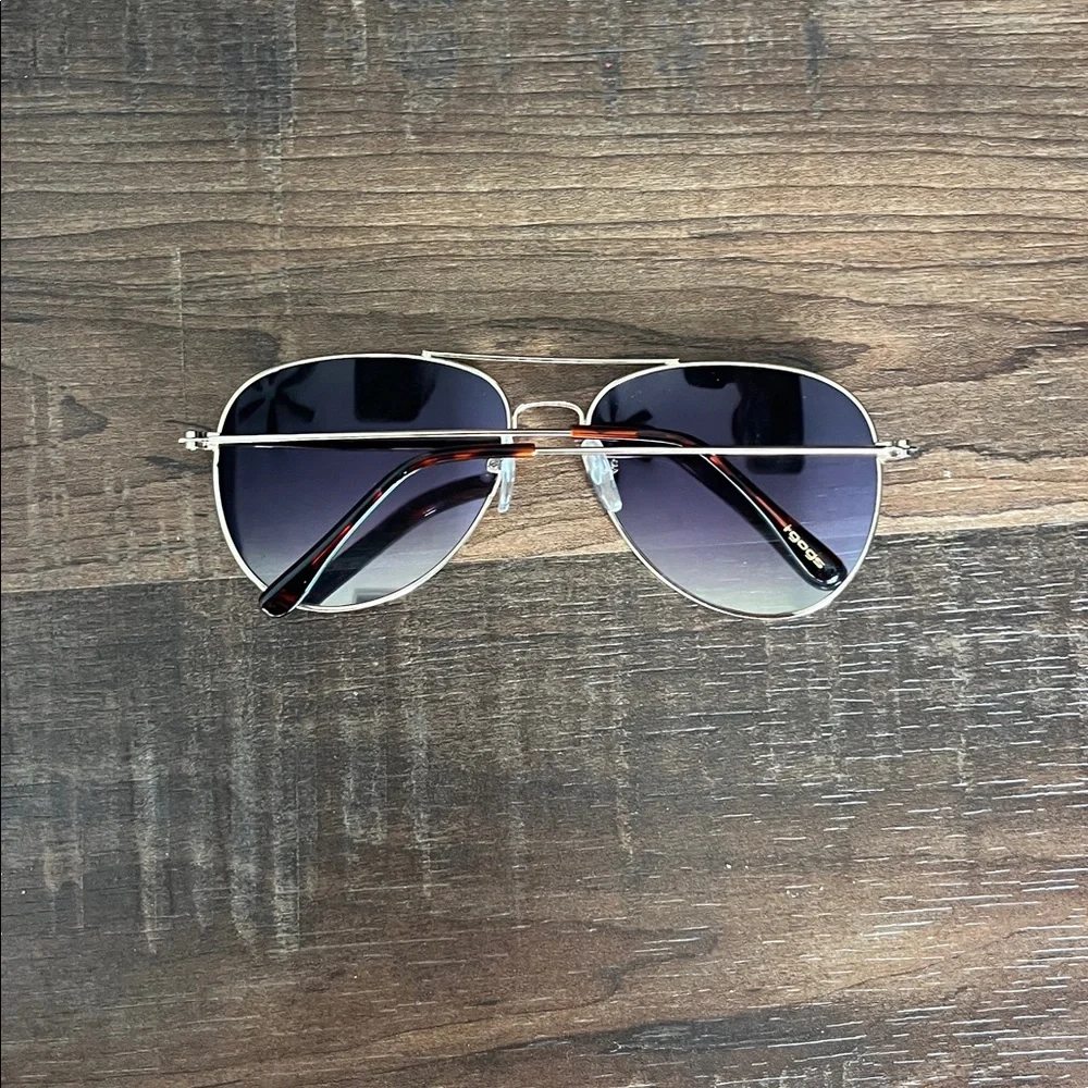 Stylish Kids Sunglasses with Silver Frame